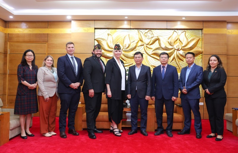 Veterans organizations contribute initiatives to promote people-to-people exchanges between Vietnam and the United States Veterans organizations contribute initiatives to promote people-to-people exchanges between Vietnam and the United States