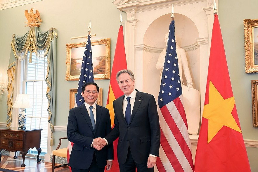 Vietnamese Minister of Foreign Affairs Bui Thanh Son (left) meets the US Secreatary of State (Photo: MOFA) Vietnamese Minister of Foreign Affairs Bui Thanh Son (left) meets the US Secreatary of State (Photo: MOFA)
