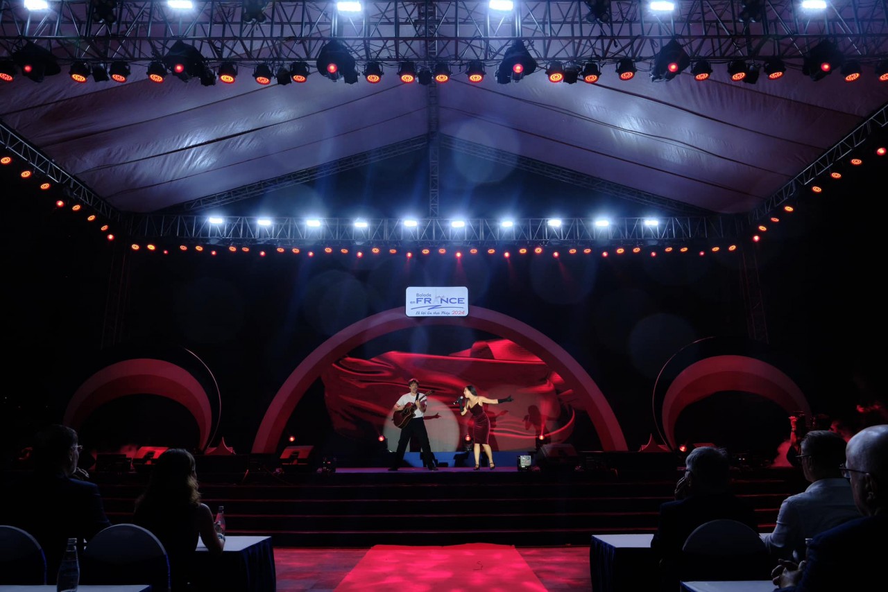 The artists give many unique performances on the opening night. Photo: The artists give many unique performances on the opening night. Photo: