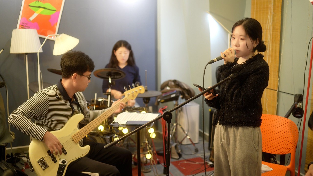 Art1st - Korean Band with Colorful Discography about Hanoi Lifestyle Art1st - Korean Band with Colorful Discography about Hanoi Lifestyle