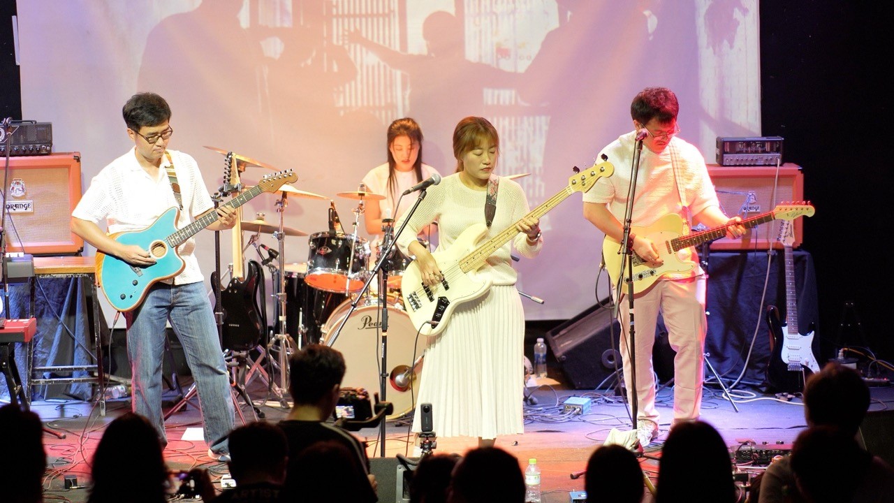 Art1st - Korean Band with Colorful Discography about Hanoi Lifestyle Art1st - Korean Band with Colorful Discography about Hanoi Lifestyle