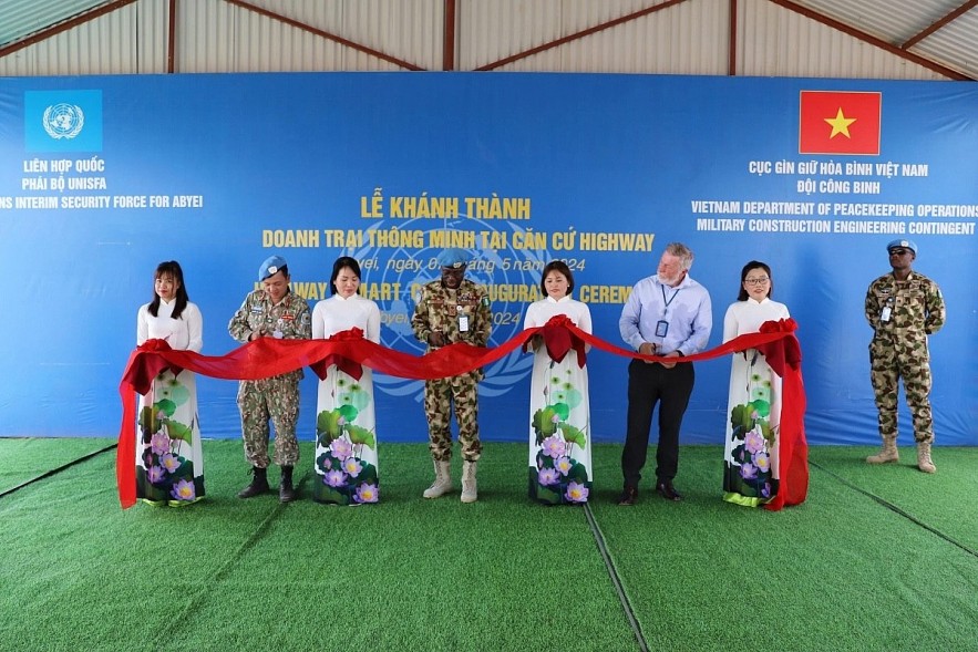 At the inauguration ceremony of the Smart Camp built by the Vietnam Military Construction Engineering Contingent in Abyei on May 7. At the inauguration ceremony of the Smart Camp built by the Vietnam Military Construction Engineering Contingent in Abyei on May 7.