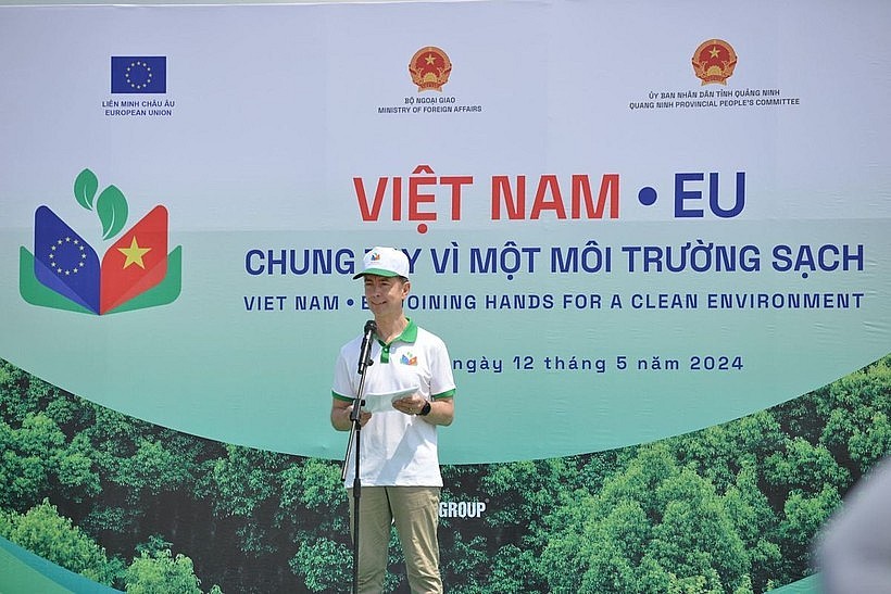 Ambassador and head of the EU Delegation to Vietnam Julien Guerrier addresses the Vietnam - EU Day in Ha Long city, Quang Ninh province, on May 12. (Photo: baotintuc.vn) Ambassador and head of the EU Delegation to Vietnam Julien Guerrier addresses the Vietnam - EU Day in Ha Long city, Quang Ninh province, on May 12. (Photo: baotintuc.vn)