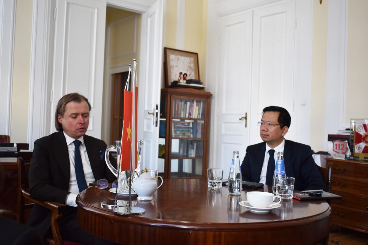 Deputy FM Extends Sympathy to OVs in Poland Affected by Shopping Centre Fire Deputy FM Extends Sympathy to OVs in Poland Affected by Shopping Centre Fire