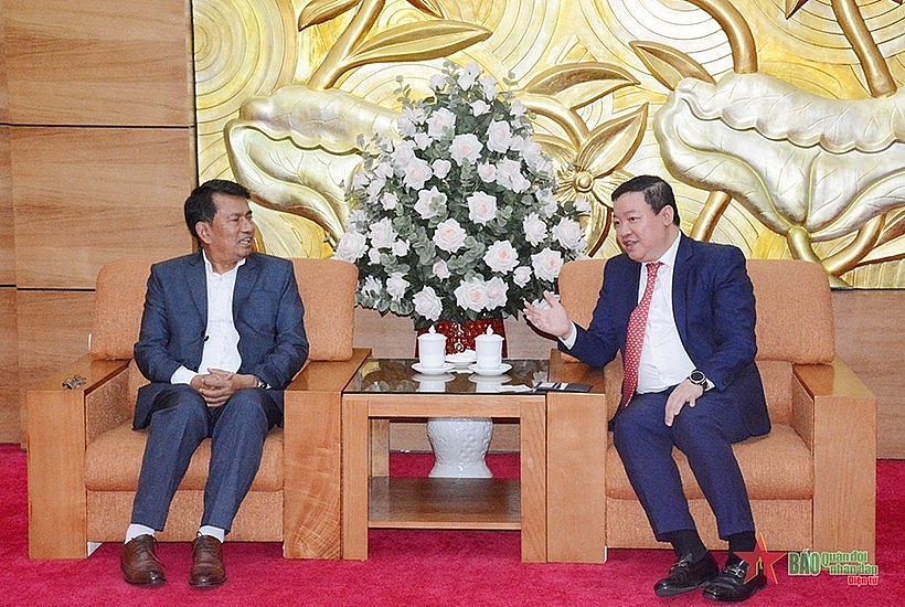 Vice President of the Vietnam Union of Friendship Organisations (VUFO) Nguyen Ngoc Hung (right) receives Nepal Peace and Solidarity Council (NPSC) Chairman Rabindra Adhikari in Hanoi on May 20. (Photo: qdnd.vn) Vice President of the Vietnam Union of Friendship Organisations (VUFO) Nguyen Ngoc Hung (right) receives Nepal Peace and Solidarity Council (NPSC) Chairman Rabindra Adhikari in Hanoi on May 20. (Photo: qdnd.vn)