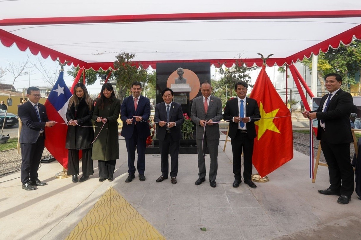 Ho Chi Minh Park in Chile's Capital Completes Its Renovation Ho Chi Minh Park in Chile's Capital Completes Its Renovation
