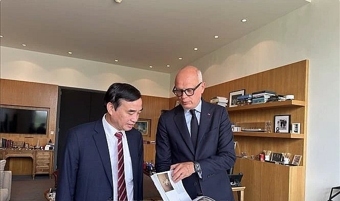 Chairman of the Da Nang People’s Committee Le Trung Chinh (L) and Mayor of Le Havre city Edouard Philippe. Chairman of the Da Nang People’s Committee Le Trung Chinh (L) and Mayor of Le Havre city Edouard Philippe.