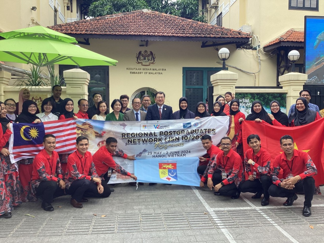Malaysian Students Want to Learn about Vietnam’s Bamboo Diplomacy Malaysian Students Want to Learn about Vietnam’s Bamboo Diplomacy