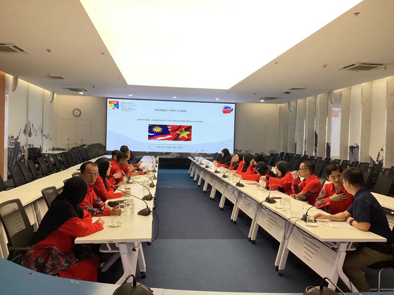 Malaysian Students Want to Learn about Vietnam’s Bamboo Diplomacy Malaysian Students Want to Learn about Vietnam’s Bamboo Diplomacy