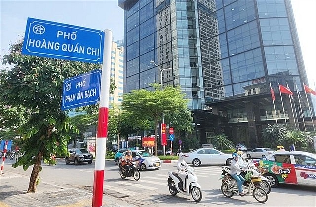 A traffic monitoring system will be installed at the intersection of Pham Văn Bach - Hoang Quan Chi streets, Cầu Giấy district. Photo: hanoimoi.vn A traffic monitoring system will be installed at the intersection of Pham Văn Bach - Hoang Quan Chi streets, Cầu Giấy district. Photo: hanoimoi.vn