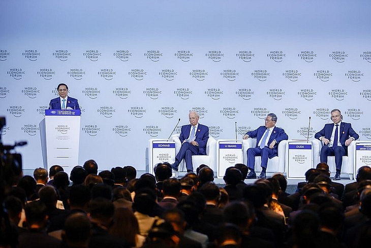 Vietnam Makes Its Mark At WEF During Prime Minister's Trip to China Vietnam Makes Waves at WEF's New Champions Meeting in China