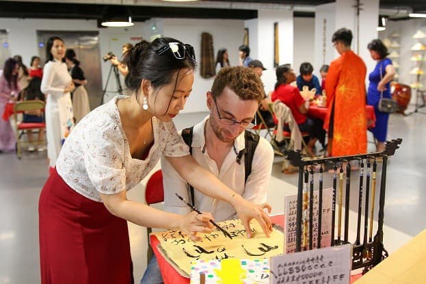Vietnamese Agricultural Products Charms Residents in France