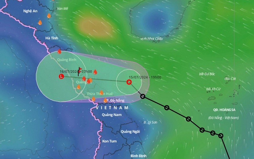 The tropical depression hits central Vietnam and loses its strength before moving into Laos. The tropical depression hits central Vietnam and loses its strength before moving into Laos.