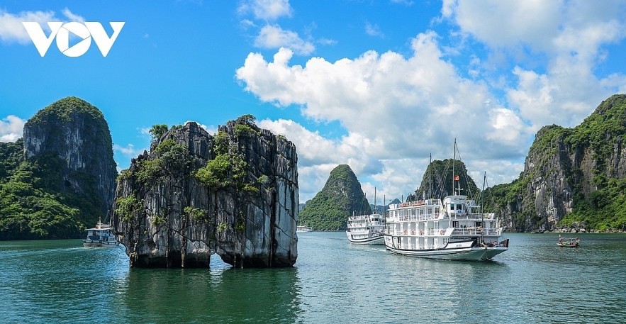 Ha Long Bay will be one of the UNESCO-recognized tourism sites to be introduced on the Google Art and Culture platform. Ha Long Bay will be one of the UNESCO-recognized tourism sites to be introduced on the Google Art and Culture platform.