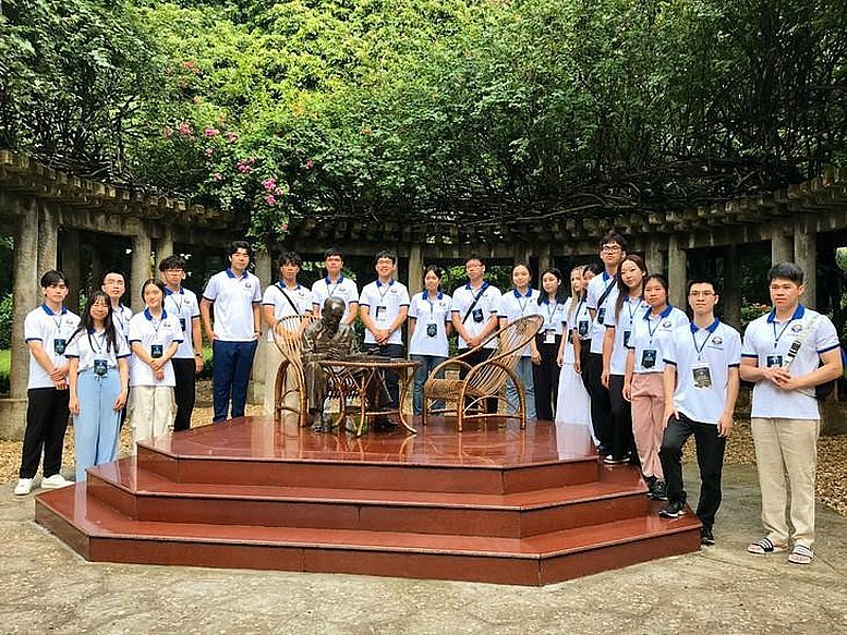 Efforts to Promote Vietnamese Culture to The World Efforts to Promote Vietnamese Culture to The World