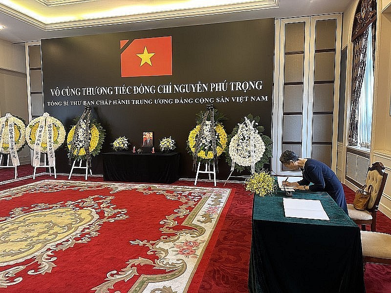 'General Secretary Nguyen Phu Trong Lives Forever in Hearts of Chinese And Vietnamese People' 'General Secretary Nguyen Phu Trong Lives Forever in Hearts of International Friends