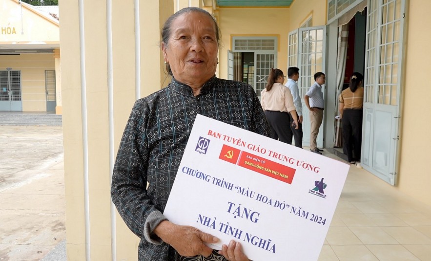New Houses Granted for Policy Beneficiary Families in Tay Ninh and Cao Bang New Houses Granted for Policy Beneficiary Families in Tay Ninh and Cao Bang