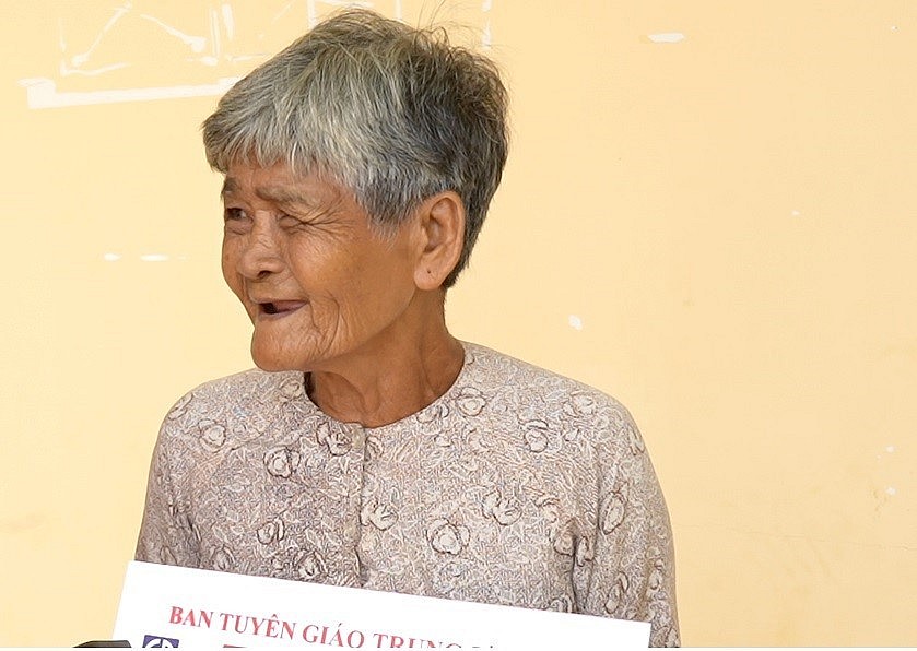 New Houses Granted for Policy Beneficiary Families in Tay Ninh and Cao Bang New Houses Granted for Policy Beneficiary Families in Tay Ninh and Cao Bang