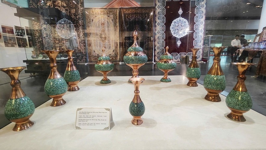 Viet Audiences Introduced to Iranian Traditional Arts Viet Audiences Introduced to Iranian Traditional Arts