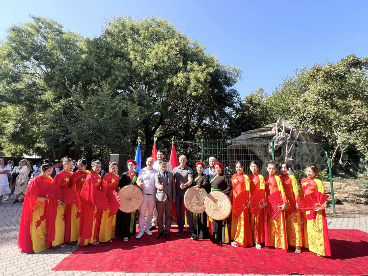 This project is a testament to the strong friendship between the Vietnamese community and the city of Odessa. This project is a testament to the strong friendship between the Vietnamese community and the city of Odessa.