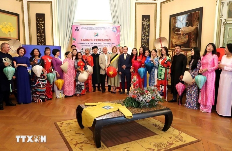 Vietnamese 'Ao dai' Heritage Club Promotes Traditional Cultural Values in Belgium Vietnamese 'Ao dai' Heritage Club Promotes Traditional Cultural Values in Belgium
