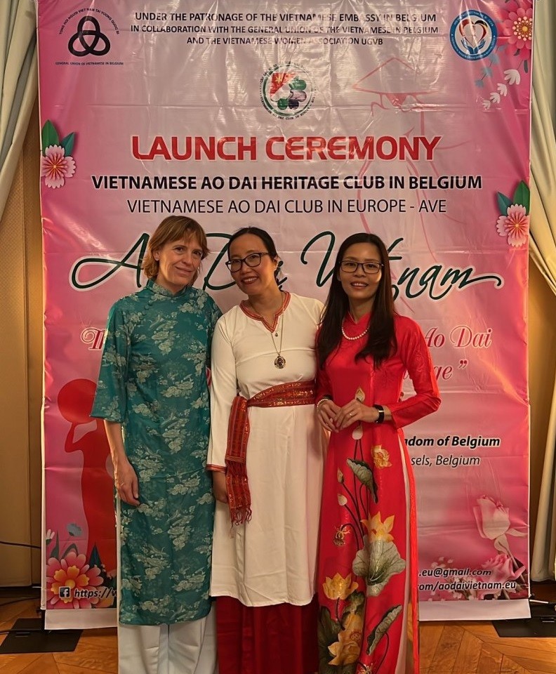 Vietnamese 'Ao dai' Heritage Club Promotes Traditional Cultural Values in Belgium Vietnamese 'Ao dai' Heritage Club Promotes Traditional Cultural Values in Belgium