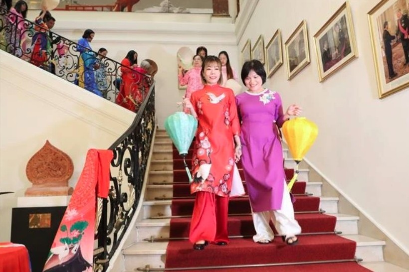 Vietnamese 'Ao dai' Heritage Club Promotes Traditional Cultural Values in Belgium Vietnamese 'Ao dai' Heritage Club Promotes Traditional Cultural Values in Belgium