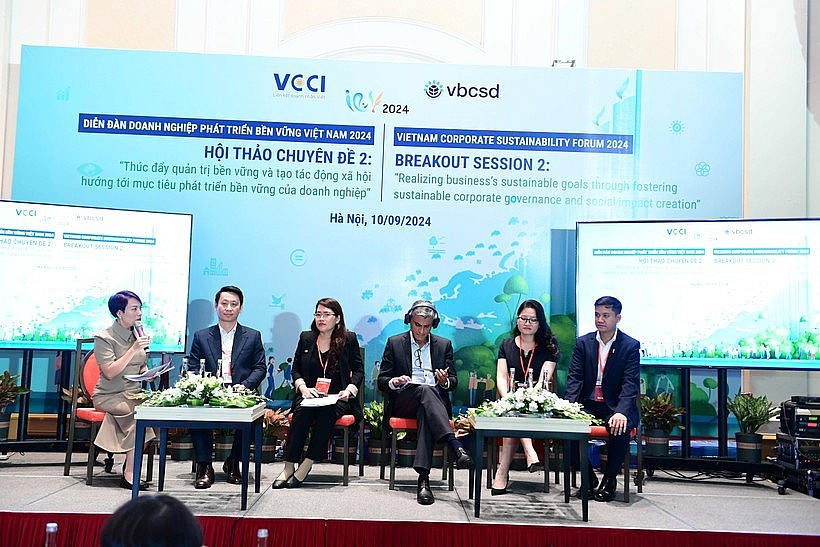 Businesses Embrace Green Transformation For Net-Zero Goals Businesses Race to Net-Zero: A Green Transformation