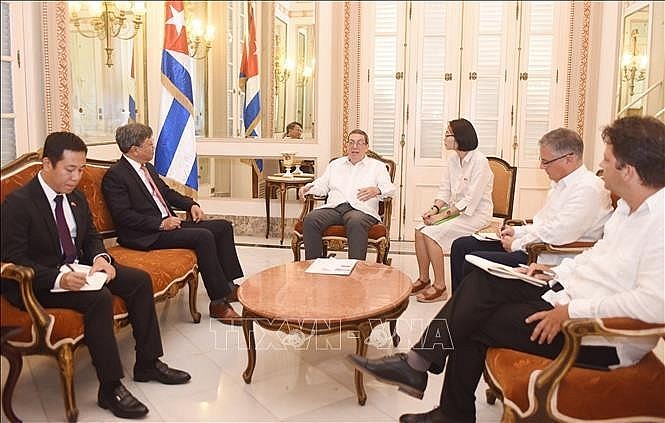 Cuban Foreign Minister Bruno Rodríguez Parrilla receives Vietnamese Ambassador to Cuba Le Quang Long (Photo: VNA) Cuban Foreign Minister Bruno Rodríguez Parrilla receives Vietnamese Ambassador to Cuba Le Quang Long (Photo: VNA)