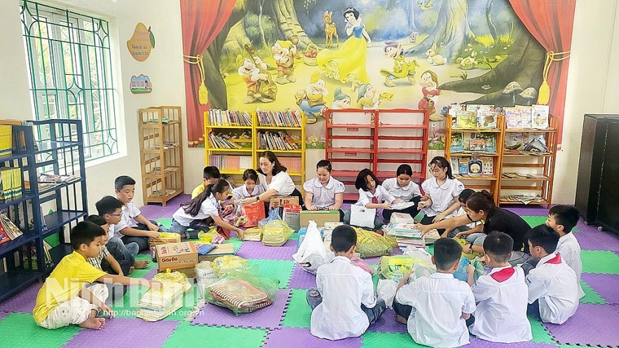 Meaningful Mid-Autumn Festival Gifts for Students in Flood-Affected Areas Meaningful Mid-Autumn Festival Gifts for Students in Flood-Affected Areas