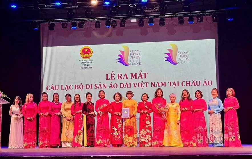 Vietnamese Ao Dai Heritage Club in Europe Established Vietnamese Ao Dai Heritage Club in Europe Established