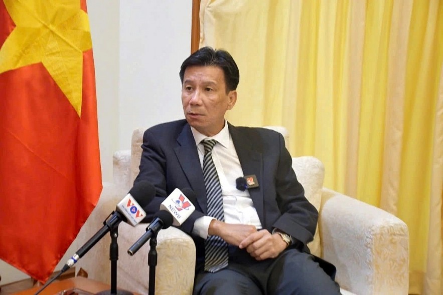 Vietnamese Ambassador to Indonesia Ta Van Thong. Vietnamese Ambassador to Indonesia Ta Van Thong.