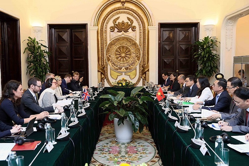 Six Priorities in Vietnam-UK Action Plan 2024-2026 Six Priorities in Vietnam UK Action Plan 2024-2026