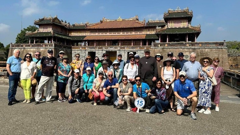 6,000 International Tourists Visit Vietnam by Sea 6,000 International Tourists Visit Vietnam by Sea