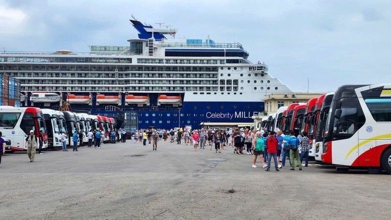 6,000 International Tourists Visit Vietnam by Sea 6,000 International Tourists Visit Vietnam by Sea