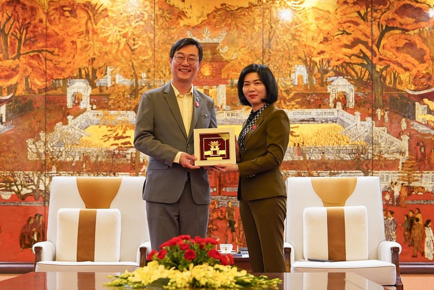 Youth Play a Vital Role in Hanoi-RoK Cooperation Youth Play Vital Role in Hanoi-RoK Cooperation