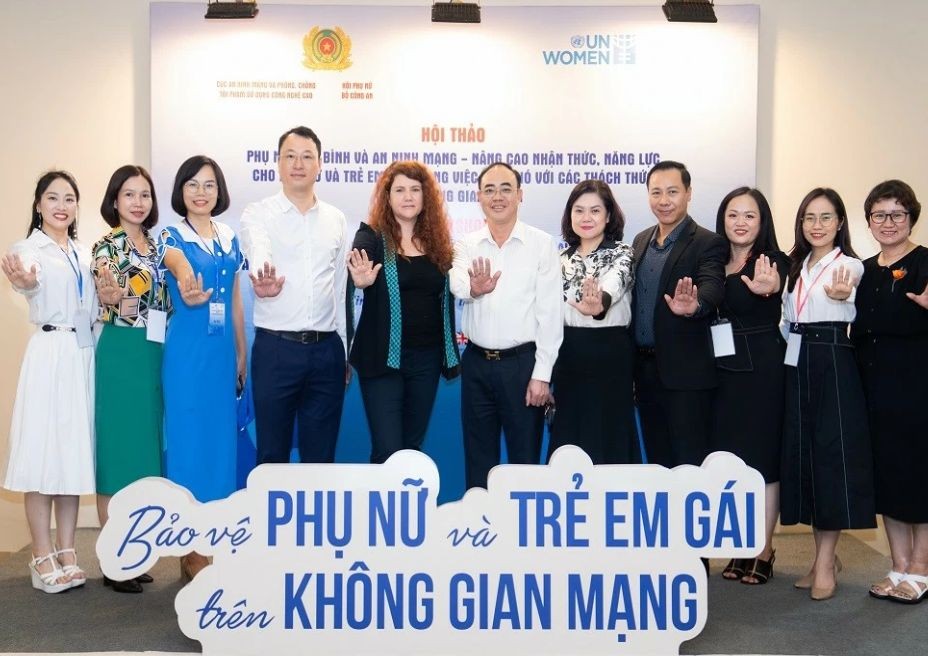 The workshop was organized by The Department of Cyber Security and High-Tech Crime Prevention - Ministry of Public Security (MPS), in collaboration with the Women's Union of the Ministry of Public Security and UN Women in Vietnam.  The workshop discussed cyber threats toward women and girls and equipped them with the knowledge and resilience needed to effectively navigate and respond to these cyber threats.