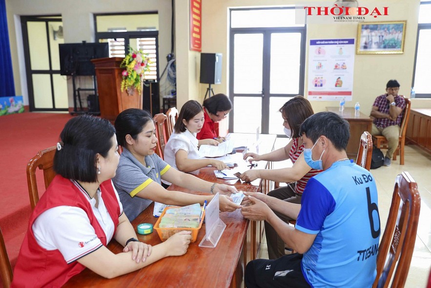 Save The Children Aids Yen Bai's Typhoon Recovery Yen Bai Receives Support from Save the Children for Typhoon Recovery
