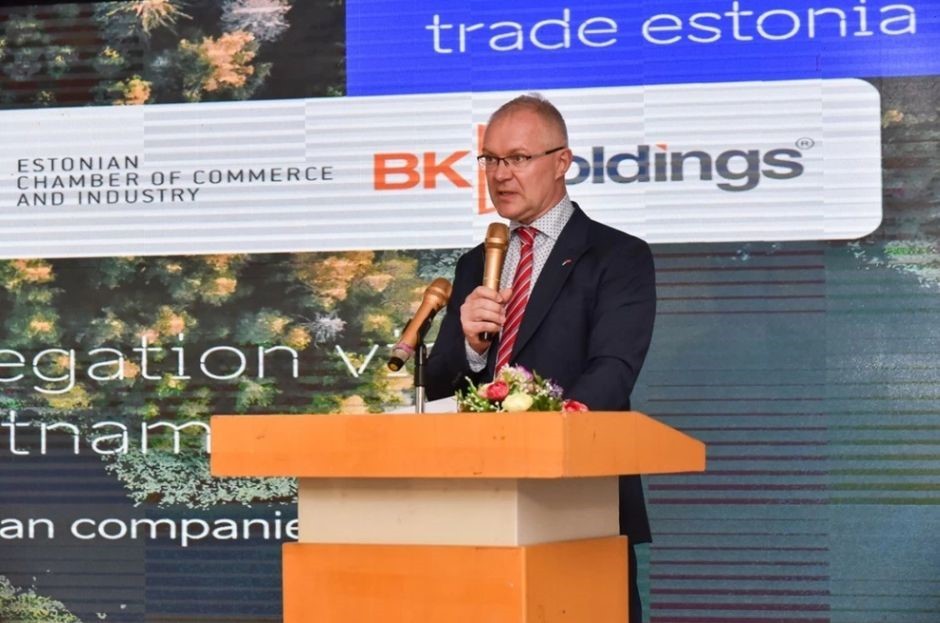Ambassador Hannes Hanso speaking at the event introducing the Estonian delegation’s visit to Vietnam. (Photo: Duong Duong) Ambassador Hannes Hanso speaking at the event introducing the Estonian delegation’s visit to Vietnam. (Photo: Duong Duong)
