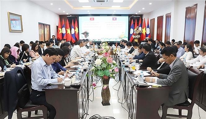 Representatives from the Governments of Vietnam and Laos meet in Vientiane on November 12 to discuss preparations for the 47th meeting of the Vietnam-Laos Intergovernmental Committee for Bilateral Cooperation. (Photo: VNA) Representatives from the Governments of Vietnam and Laos meet in Vientiane on November 12 to discuss preparations for the 47th meeting of the Vietnam-Laos Intergovernmental Committee for Bilateral Cooperation. (Photo: VNA)