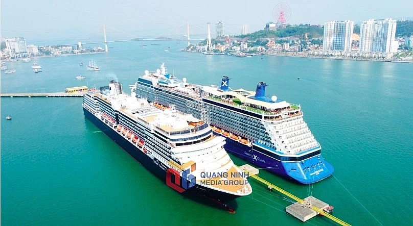 Two super cruise ships bring nearly 5,000 international tourists to Ha Long (Photo: baoquangninh.vn) Two super cruise ships bring nearly 5,000 international tourists to Ha Long (Photo: baoquangninh.vn)