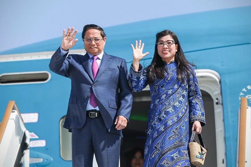 Prime Minister Pham Minh Chinh and his wife Le Thi Bich Tran on an overseas trip. Photo: VGP Prime Minister Pham Minh Chinh and his wife Le Thi Bich Tran on an overseas trip. Photo: VGP