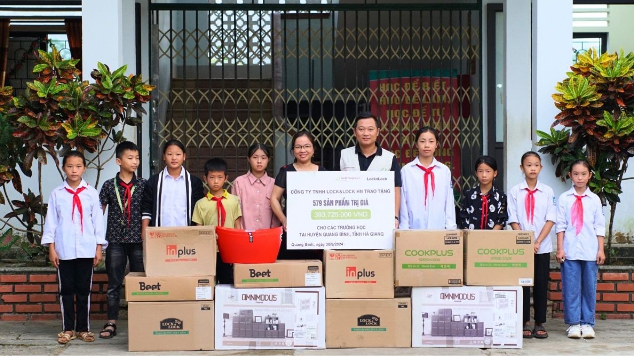 To assist communities in rebuilding after the devastation of Typhoon Yagi (Storm No. 3), on September 30, 2023, Good Neighbors International (GNI) partnered with LocknLock Hanoi Co., Ltd. to donate household appliances and new school equipment to over 2,000 students and four families in Quang Bình District (Hà Giang Province) and Hòa Bình City (Hòa Bình Province). The total value of the donations exceeded 800 million VND. To assist communities in rebuilding after the devastation of Typhoon Yagi (Storm No. 3), on September 30, 2023, Good Neighbors International (GNI) partnered with LocknLock Hanoi Co., Ltd. to donate household appliances and new school equipment to over 2,000 students and four families in Quang Bình District (Hà Giang Province) and Hòa Bình City (Hòa Bình Province). The total value of the donations exceeded 800 million VND.
