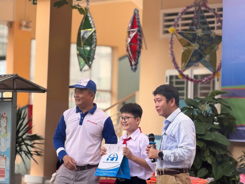 Recently, the Traffic Safety Committee of Can Tho City has organized many thematic sessions on Collaborative Efforts in Can Tho to Launch “Fulfilling Dreams” and “I Love Vietnam” Programs