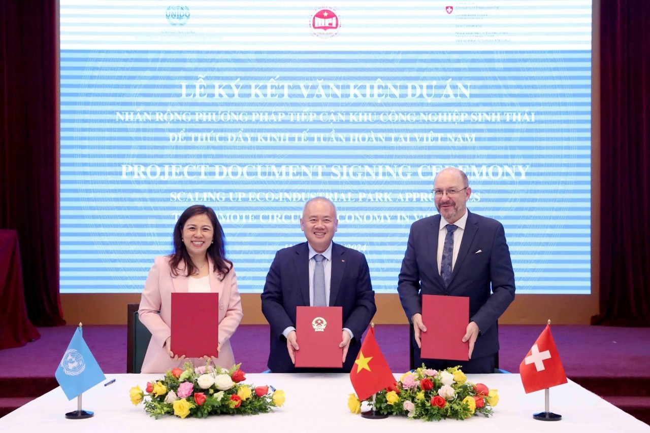 A ceremony themed Eco-Industrial Parks: Swiss-Vietnamese Partnership for Green Industry and Net-Zero Goals