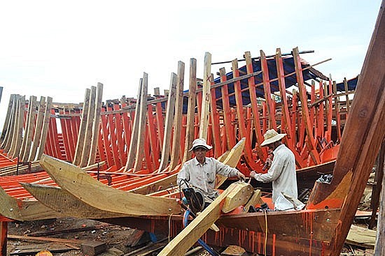 IFRC supports the construction of new fishing boats for Quang Nam fishermen IFRC supports the construction of new fishing boats for Quang Nam fishermen