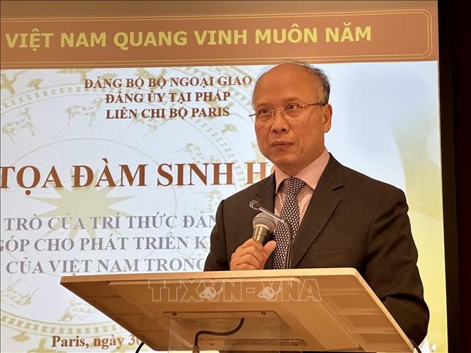 Vietnamese Intellectuals in France Aspire to Contribute to “ Vietnamese Intellectuals in France Aspire to Contribute to “