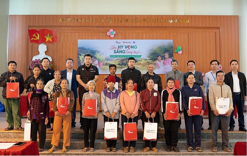 Providing meaningful gifts for the Lunar New Year Providing meaningful gifts for the Lunar New Year