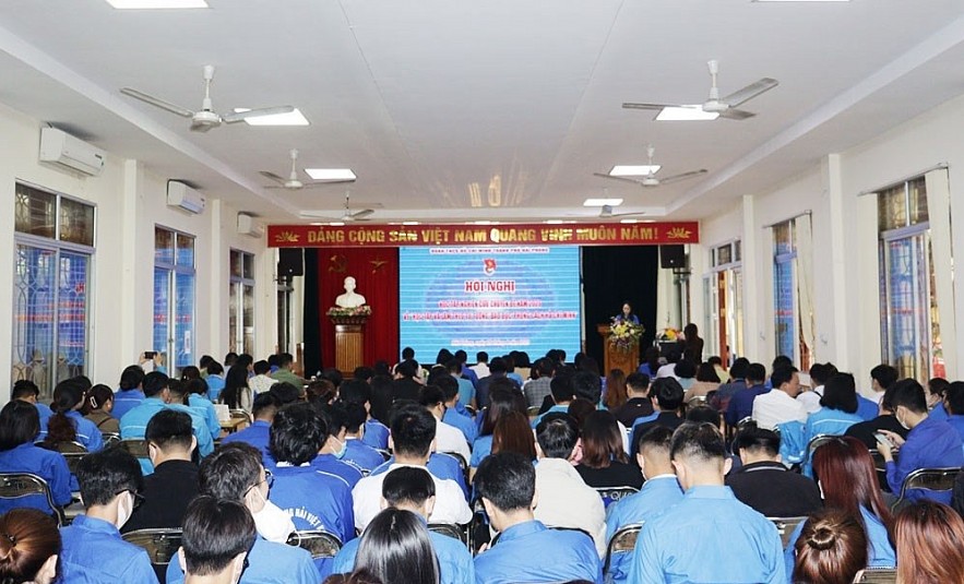 Ho Chi Minh's Ideology on Revolutionary Moral Education for Students Ho Chi Minh's Ideology on Revolutionary Moral Education for Students