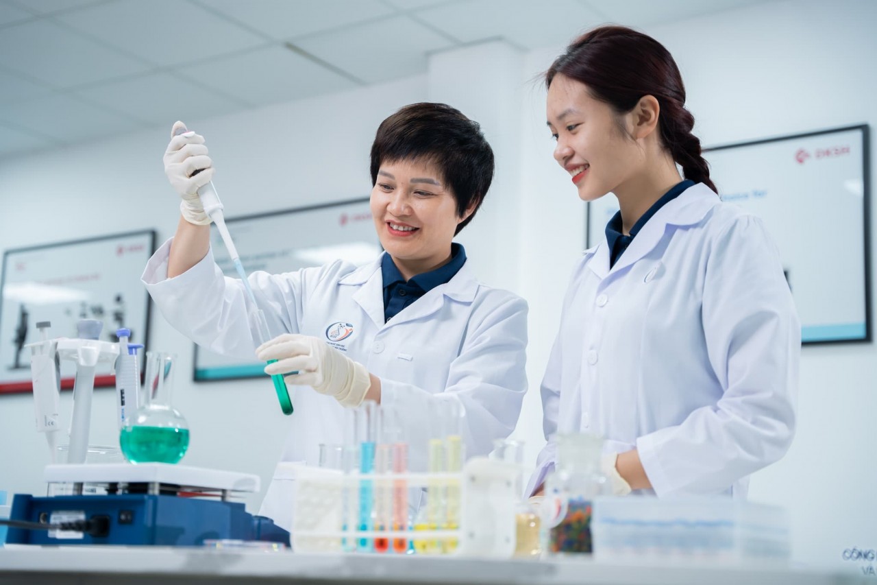 Illustrative photo: Resolution 57-NQ/TW: Enhanced Incentives to Foster Scientists' Contributions and Creativity Illustrative photo: Resolution 57-NQ/TW: Enhanced Incentives to Foster Scientists' Contributions and Creativity